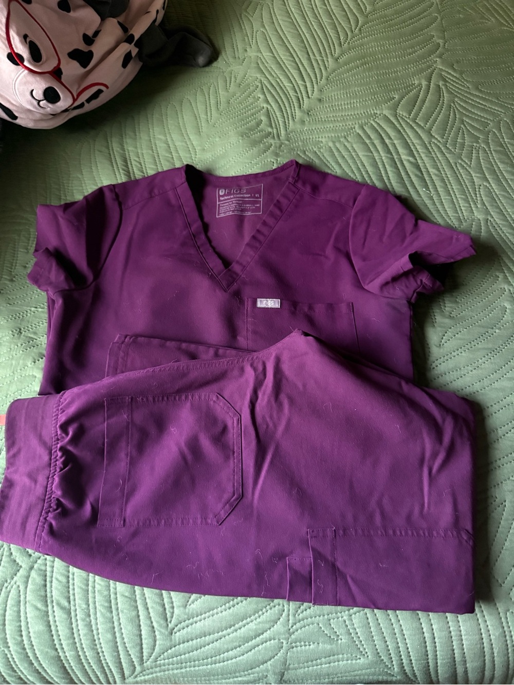 FIGS Plum V-Neck Scrub Top & Pants Set